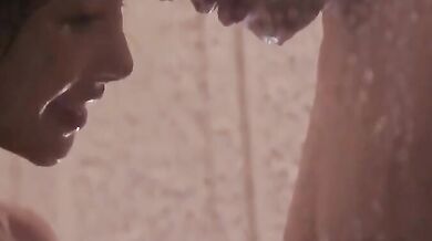 カップルの吸引と舐め愛撫、極めて官能的