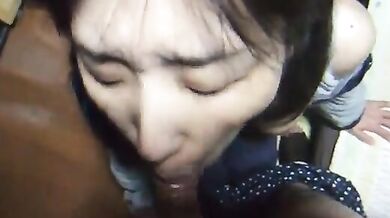 おとなしい愛妻の口内に射精する優しい妻