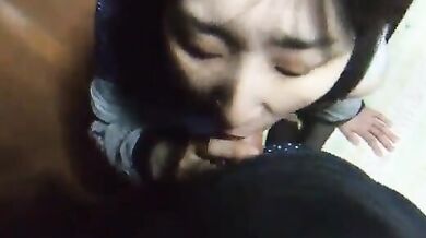 おとなしい愛妻の口内に射精する優しい妻