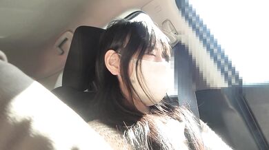 美人同級生に車内でお触りいたずらパンツ食い込ませ美乳を揉みしだく【パンチラ/胸チラ/逆さ撮り】