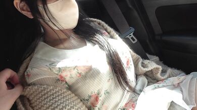 美人同級生に車内でお触りいたずらパンツ食い込ませ美乳を揉みしだく【パンチラ/胸チラ/逆さ撮り】