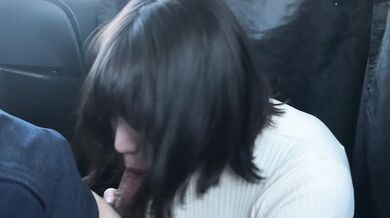 営業ウーマンの車内フェラ 口内発射