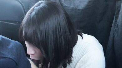 営業ウーマンの車内フェラ 口内発射