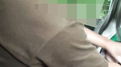 巨乳の女子大生が車内でフェラをしてくれた