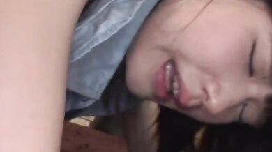 靴店の女性販売員が熟練のフェラテクでチンコをしゃぶりセックスに突入