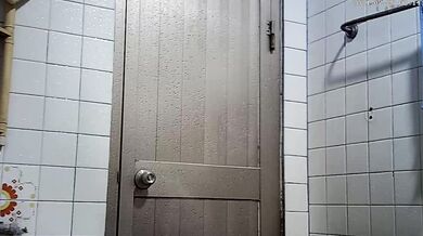 小柄な従妹の入浴を盗撮