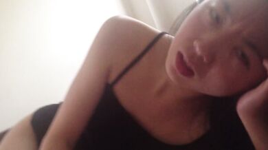 國外留學的騷妹嘗洋吊