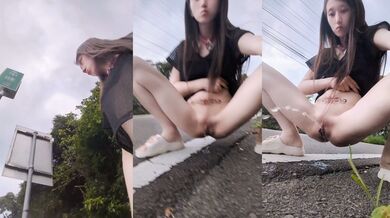 Vợ người ta mặt mộc tiểu tiện ven đường