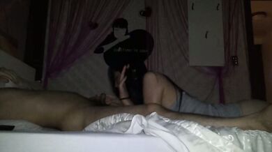 Người mẫu Hàn sở hữu đôi chân dài và bạn trai quan hệ trong khách sạn