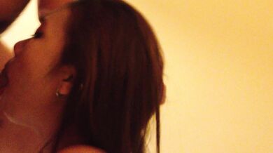 新加坡小姐姐被炮友快速抽嘴