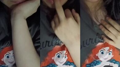 女子高生がカーテン引いてオナニー2