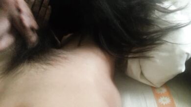 Nữ sinh thổ dân mang vớ đen liếm cô rất cẩn thận