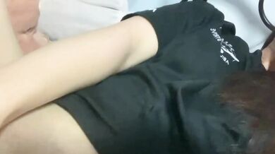 ガールフレンドが自分自身に触れます