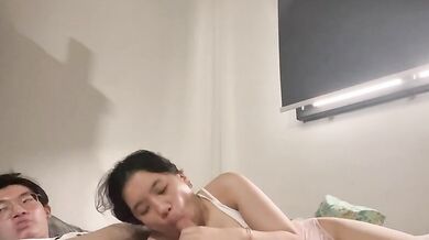 新加坡大學情侶在家做愛自拍外流