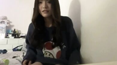 Lounge Girl (Slender Beauty)