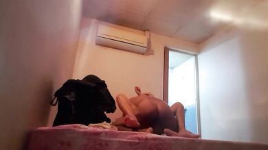 シンガポール人妻がインド人男性から高額で交際を要求される