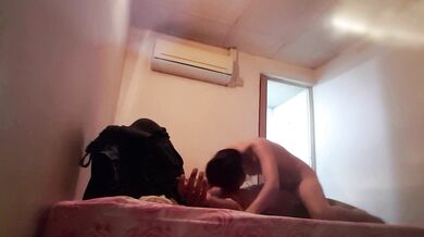 シンガポール人妻がインド人男性から高額で交際を要求される