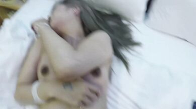 Cô gái xinh đẹp bị lợi dụng khi say rượu