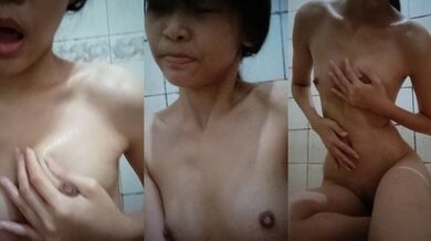 Malaysian Girl Shows Off Her Figure in Selfie