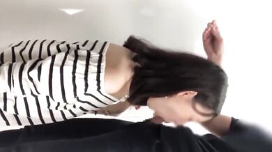 ゲーセン片隅の従順な彼女