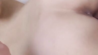 互いに舐め合い、陰部を広げて戯れ、乗り合い交わる