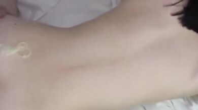 Cô gái quê ngây thơ bị ép mút cặc rồi bị địt