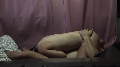 シンガポールのカップルが自宅で撮影したセックス動画