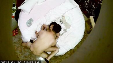 狂ったように舐め回す