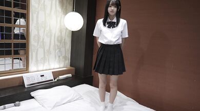 超可愛い大学生の妹がホテルでおじさんと激戦