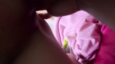 Thiếu nữ 18 tuổi Malaysia mặc đồ ngủ quan hệ bằng miệng