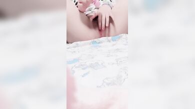 ミニ電マでオナニー。