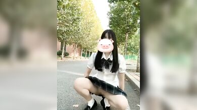 女子大生キャンパス露出排尿自慰