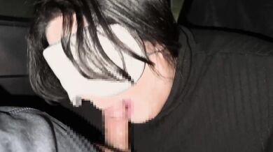 [人妻]熟女の車内フェラ