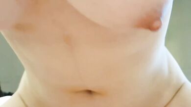 騷貨小姐姐被大叔外流