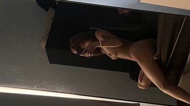 騷母狗趁男友不在家偷偷拍視頻勾引主人 IG: ceryl.tiong