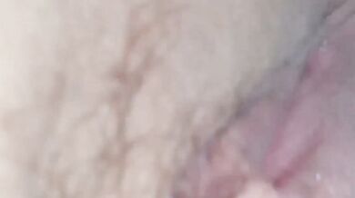 妹妹脫內褲掰逼近拍