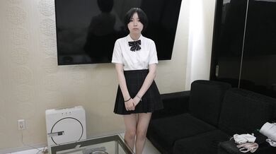 CLA320 黒髪ショートスリムDカップ18才はるちゃん