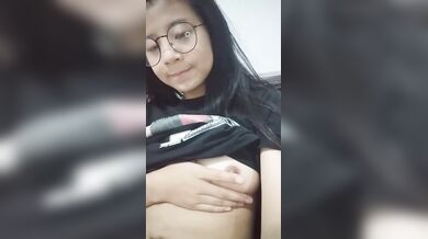 巨乳大學妹妹性慾超強