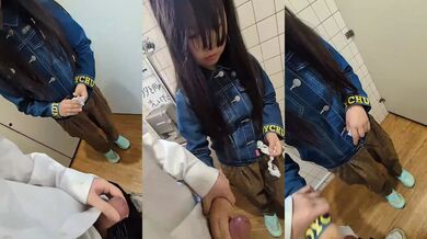 多目的トイレで手コキは稀によくある