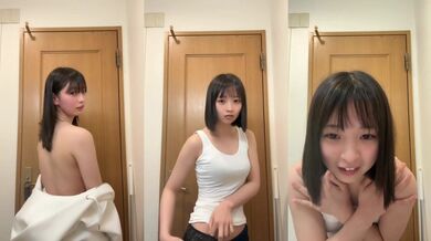 Cô gái Nhật đáng yêu tự chụp ảnh gợi cảm