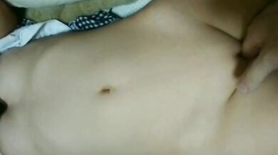 玩弄妹妹巨乳嫩逼