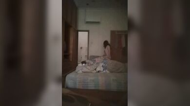 偷拍大奶姐姐洗澡