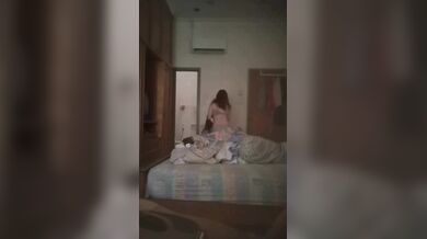 偷拍大奶姐姐洗澡