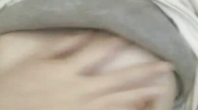 貧乳毛逼妹妹掰逼