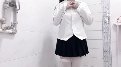 高中妹脫衣自拍60