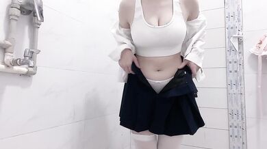 高中妹脫衣自拍60