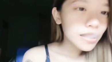 网红黄小唐早期黄播揉奶视频外流