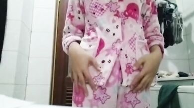 女子高生が脱いで自撮り18