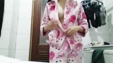 女子高生が脱いで自撮り18