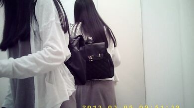 更衣室～美乳 32